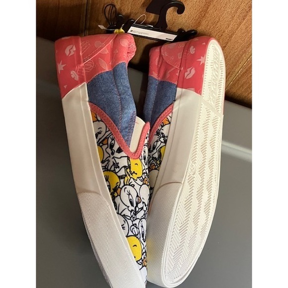 Tweety Bird ~ Looney tunes womens shoes ~ Size 8 NWT - Picture 5 of 6